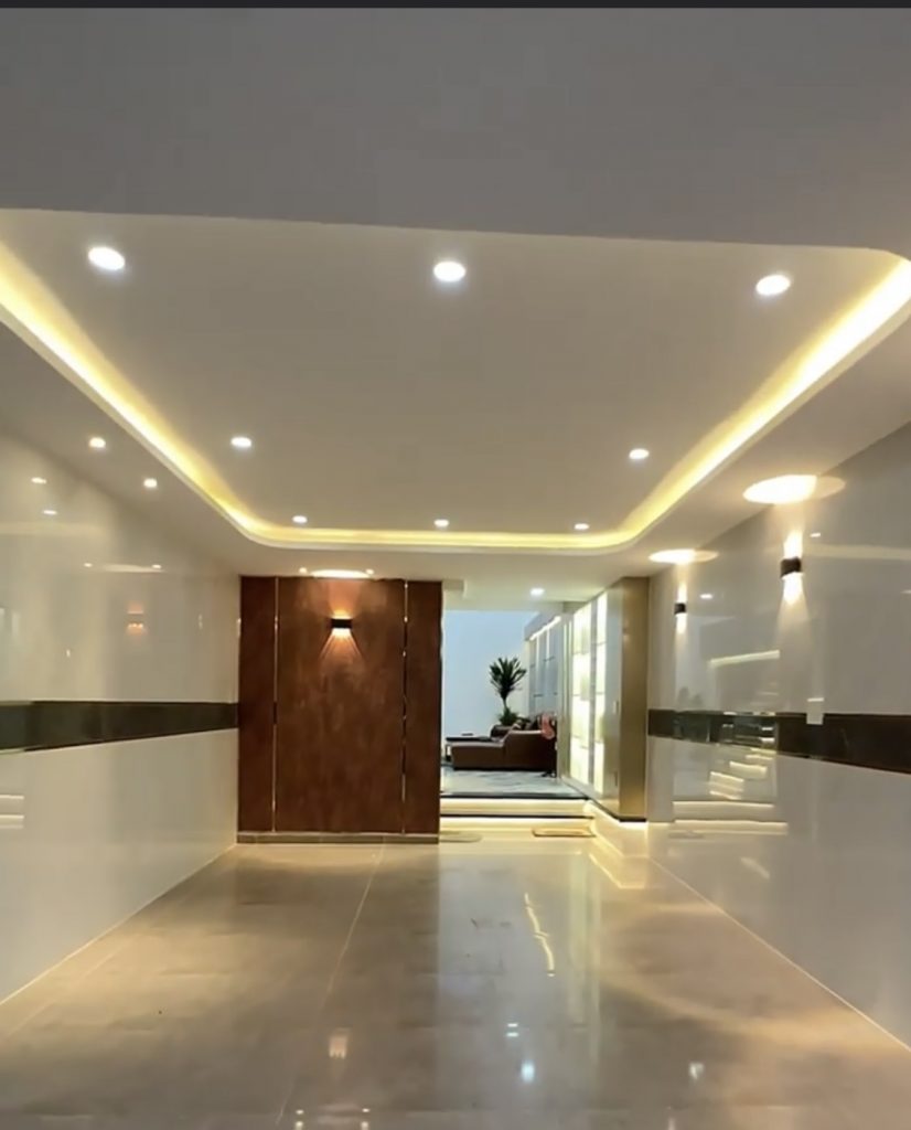Đèn vách VNT-020B dùng ngoài trời và trong nhà.