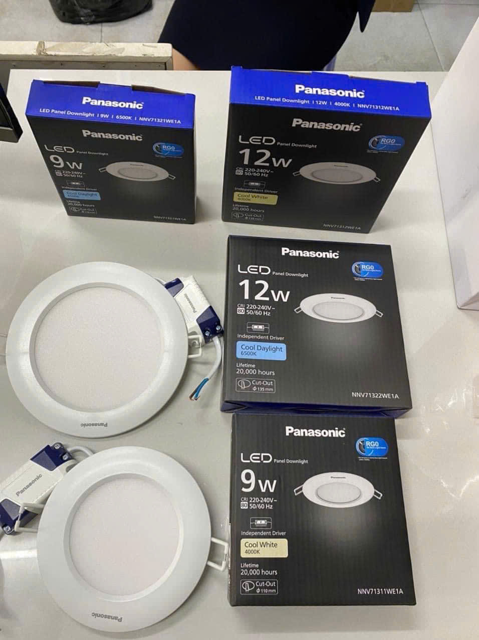 Đèn Led âm trần siêu mỏng